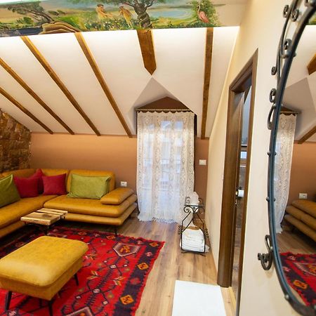 Vila Eden Boutique Hotel Korce Buitenkant foto