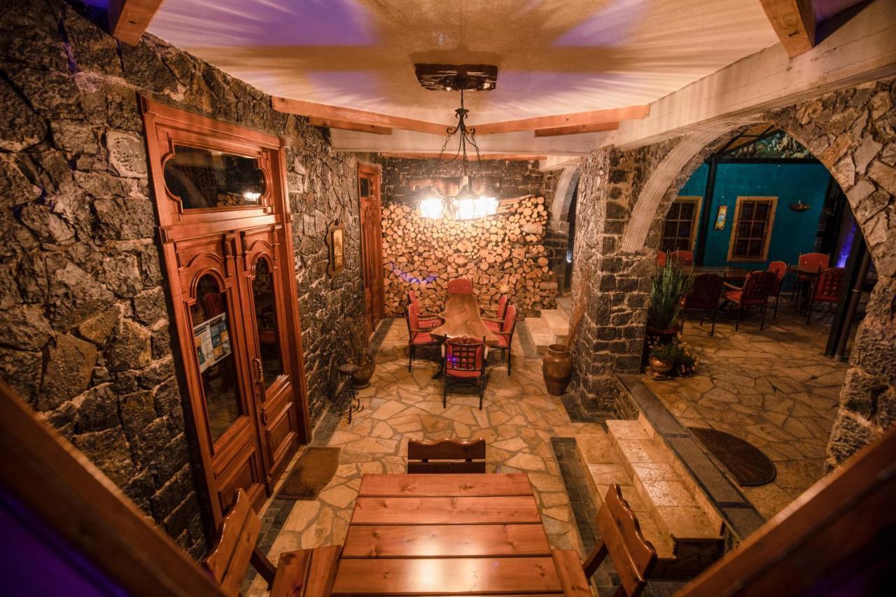 Vila Eden Boutique Hotel Korce Buitenkant foto