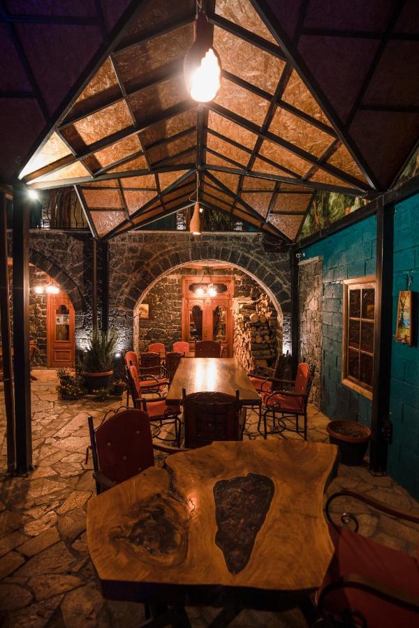 Vila Eden Boutique Hotel Korce Buitenkant foto