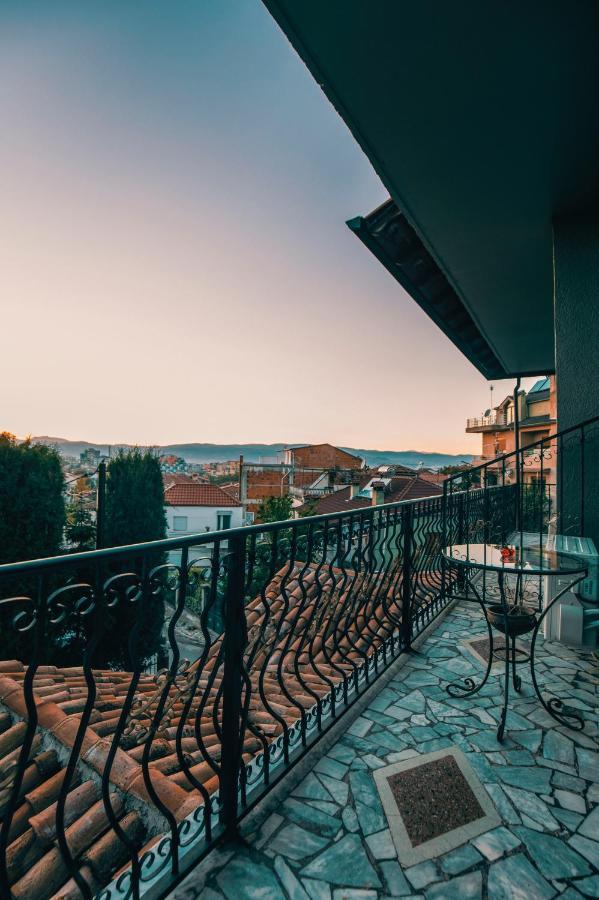 Vila Eden Boutique Hotel Korce Buitenkant foto