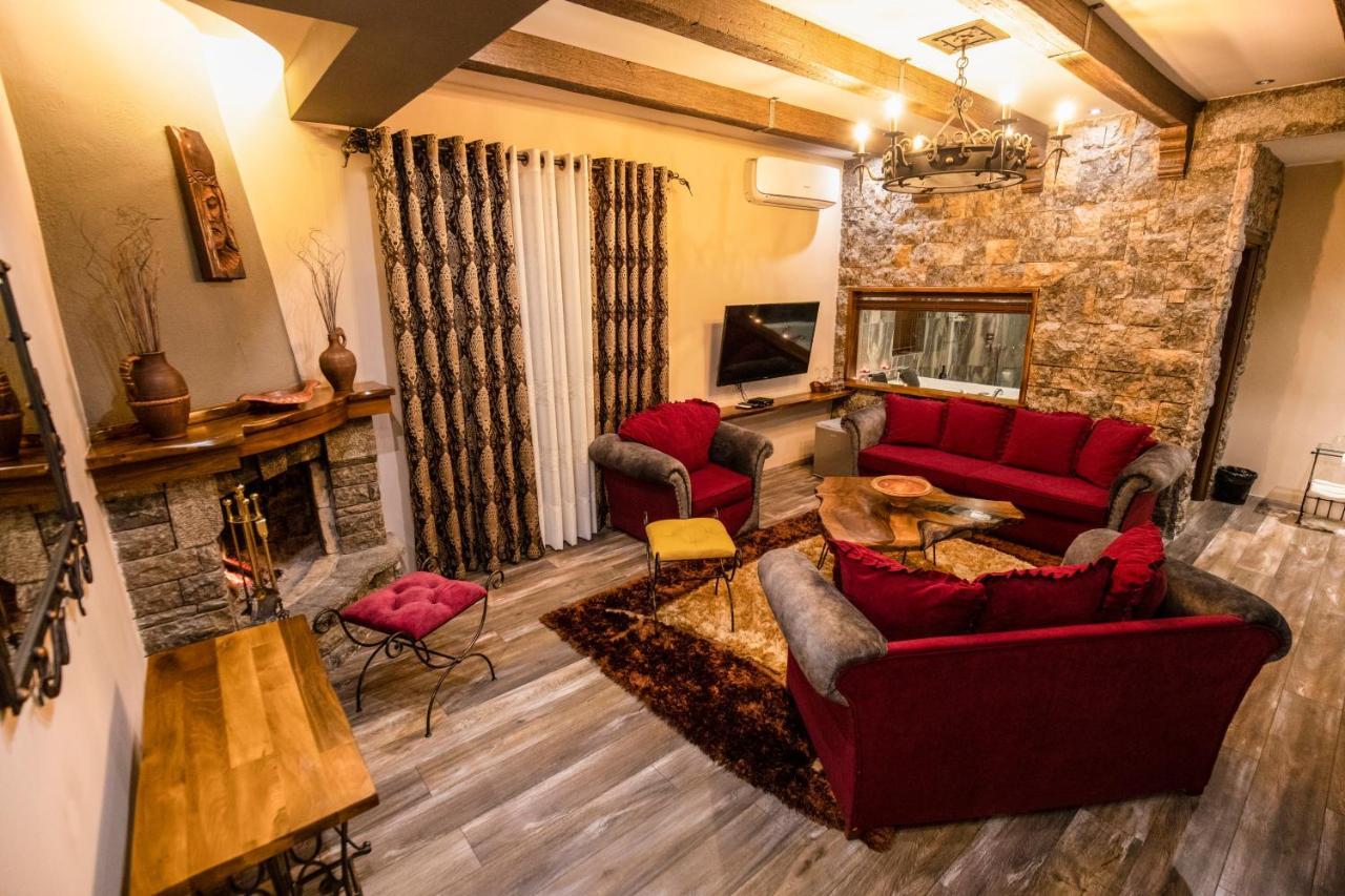 Vila Eden Boutique Hotel Korce Buitenkant foto
