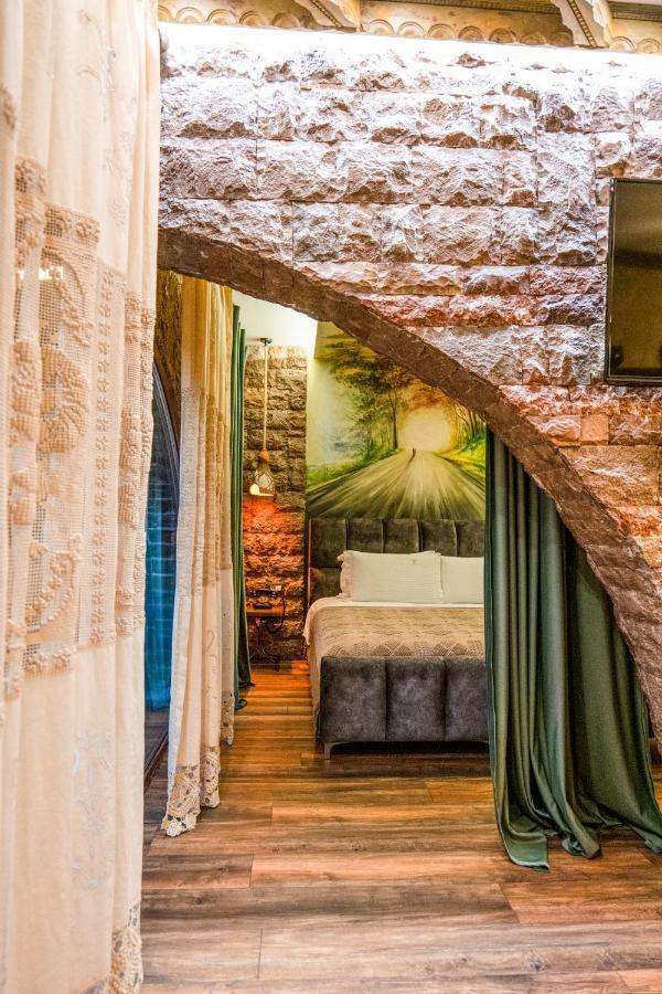 Vila Eden Boutique Hotel Korce Buitenkant foto