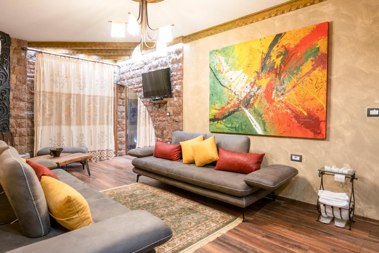 Vila Eden Boutique Hotel Korce Buitenkant foto