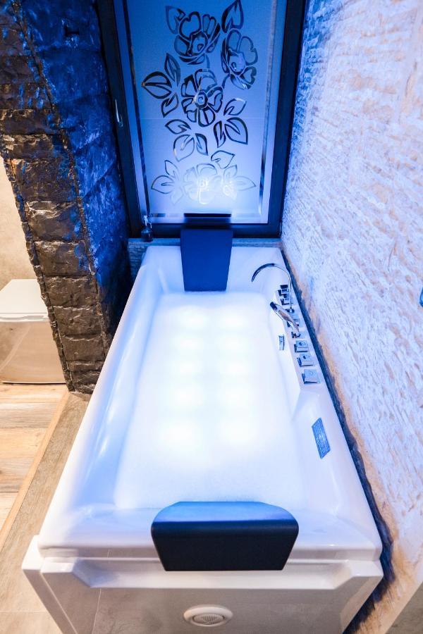 Vila Eden Boutique Hotel Korce Buitenkant foto