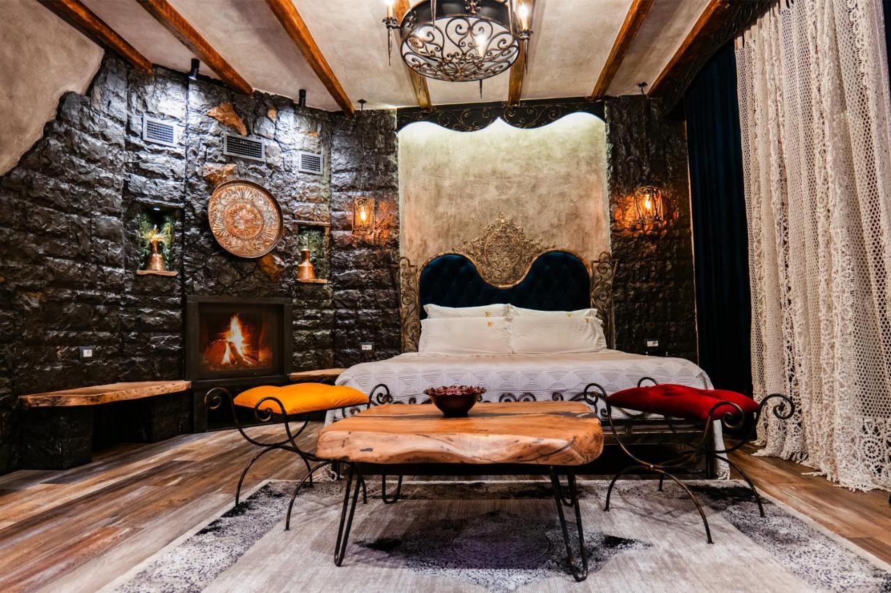 Vila Eden Boutique Hotel Korce Buitenkant foto