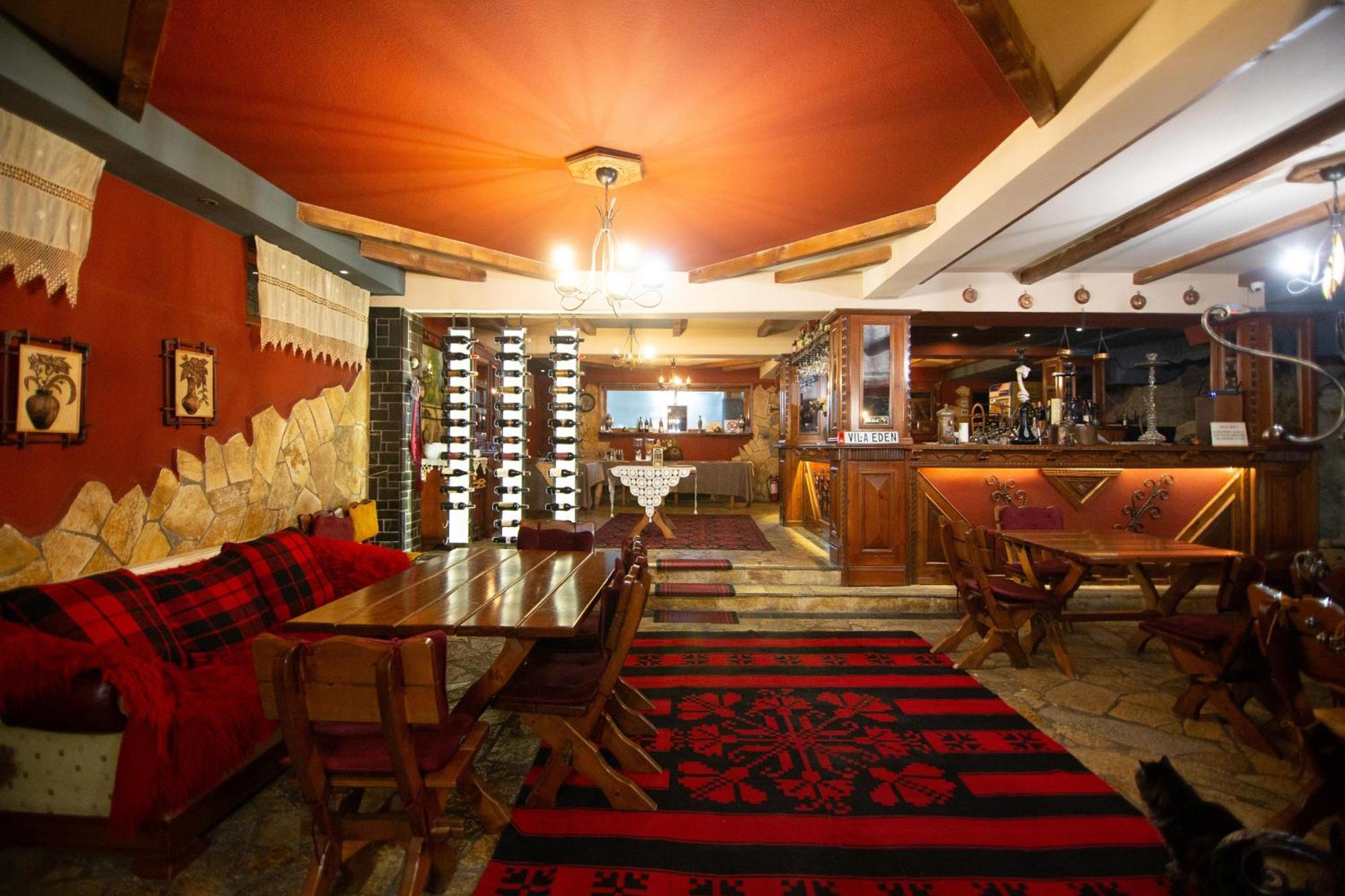 Vila Eden Boutique Hotel Korce Buitenkant foto