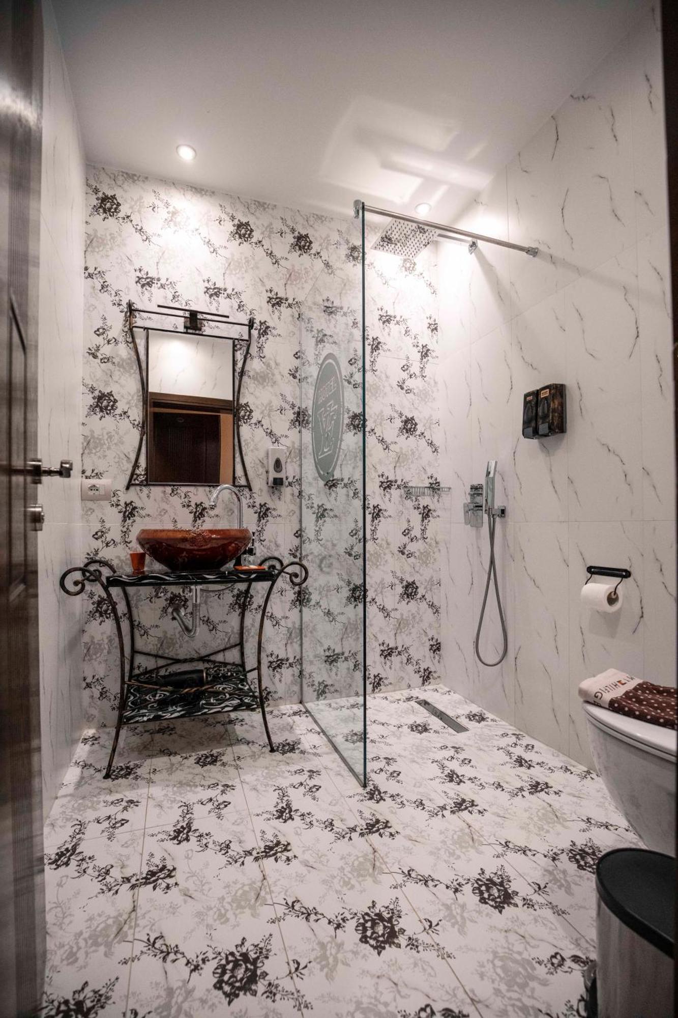 Vila Eden Boutique Hotel Korce Kamer foto