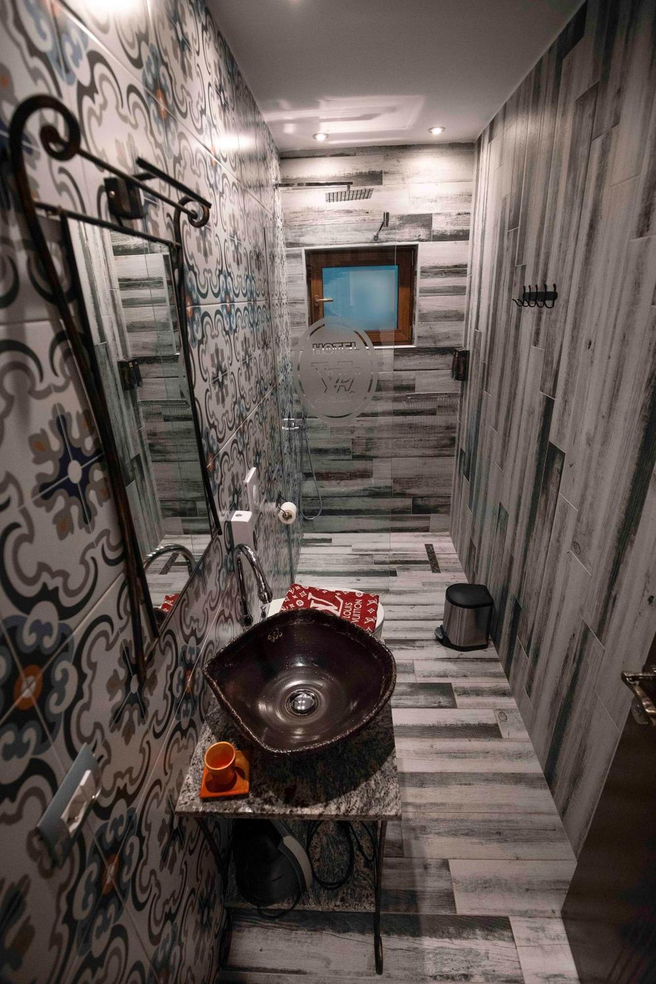 Vila Eden Boutique Hotel Korce Kamer foto