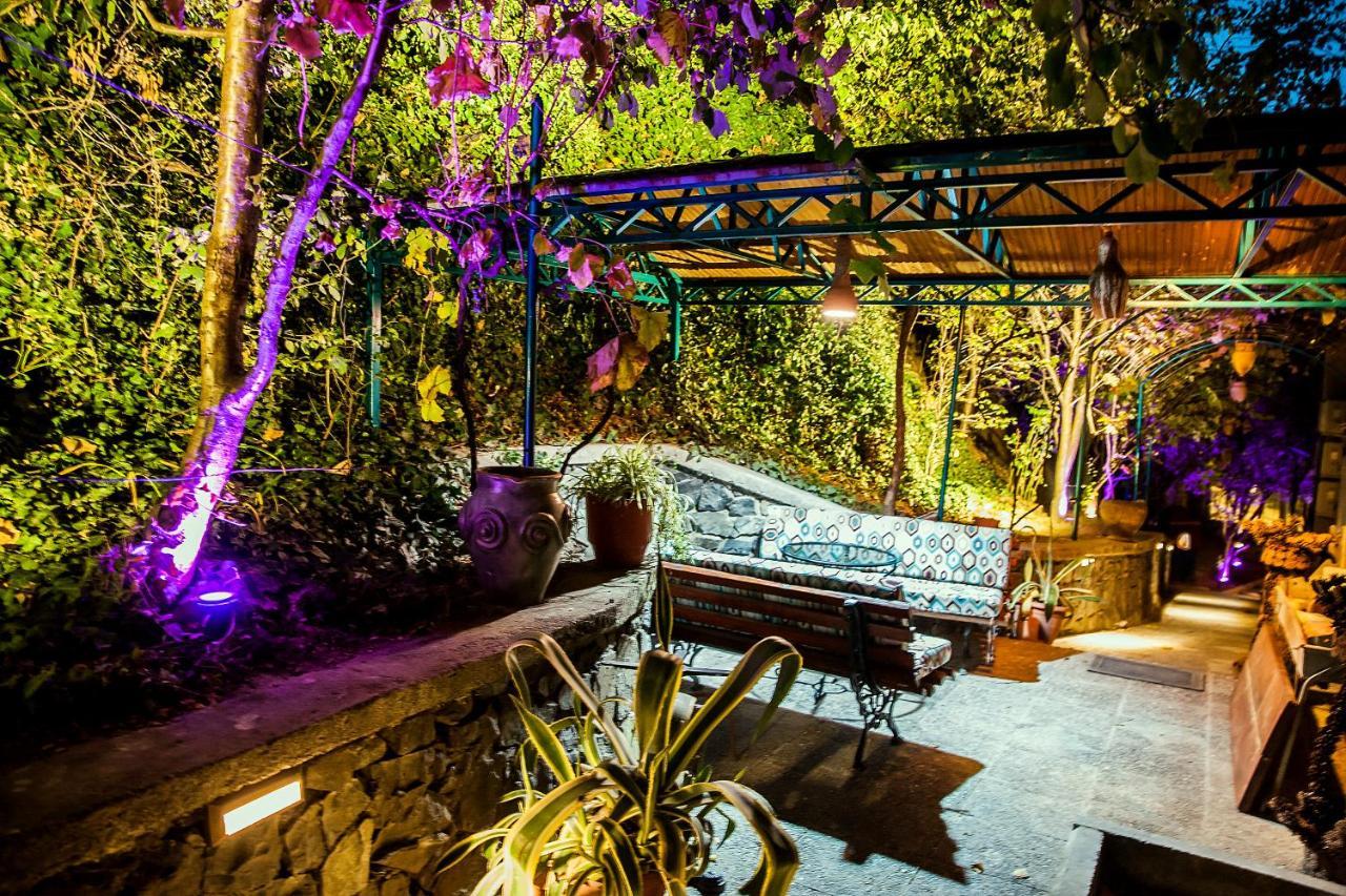 Vila Eden Boutique Hotel Korce Buitenkant foto