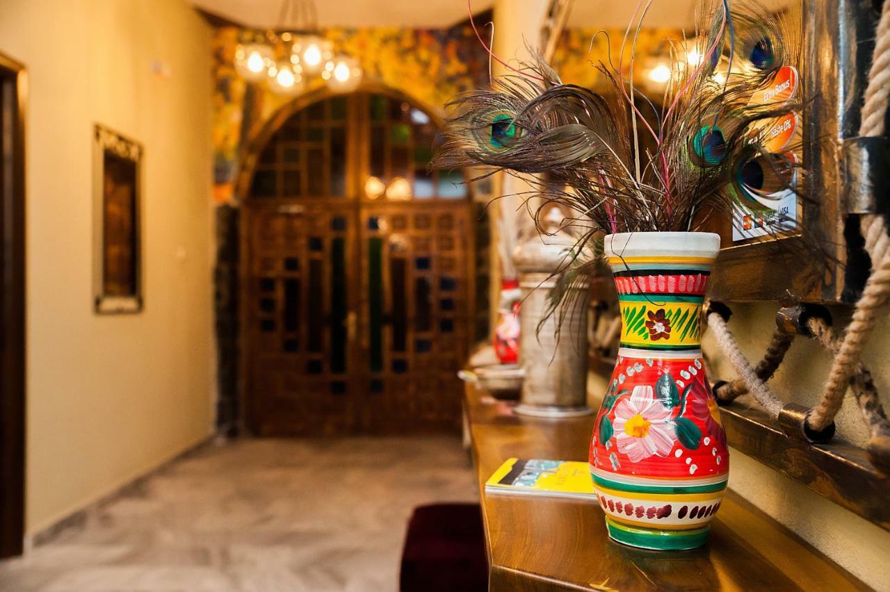 Vila Eden Boutique Hotel Korce Buitenkant foto